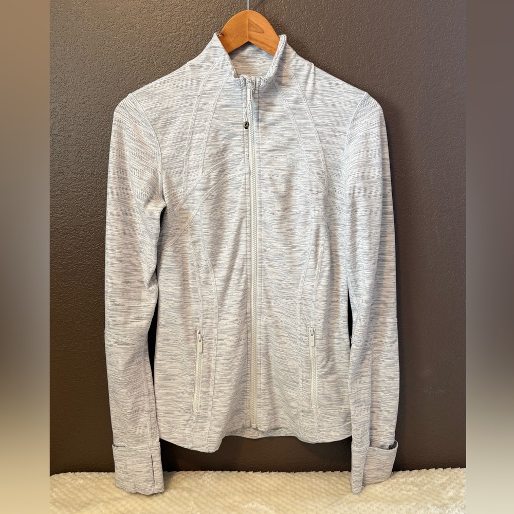 lululemon women’s Light Gray Heather Zip Define Jacket (Size 8)